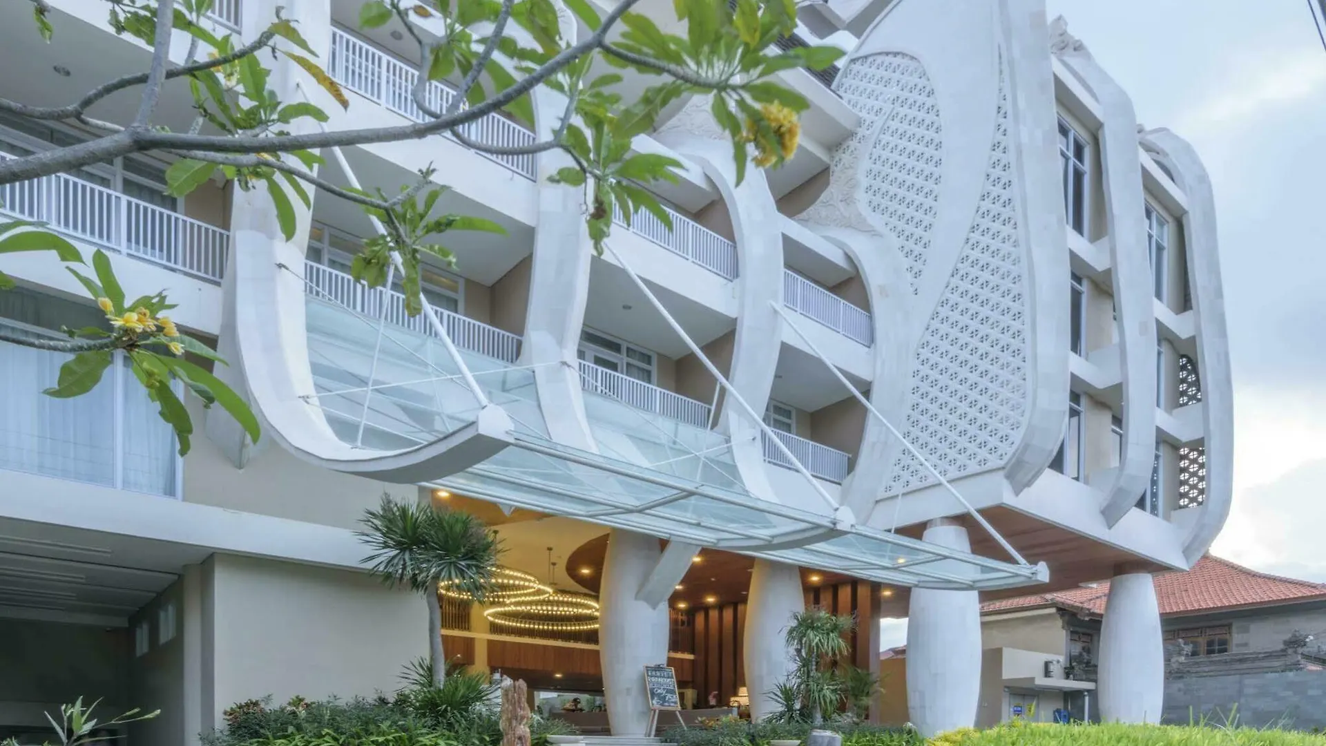 Bedrock Hotel Kuta Kuta Lombok