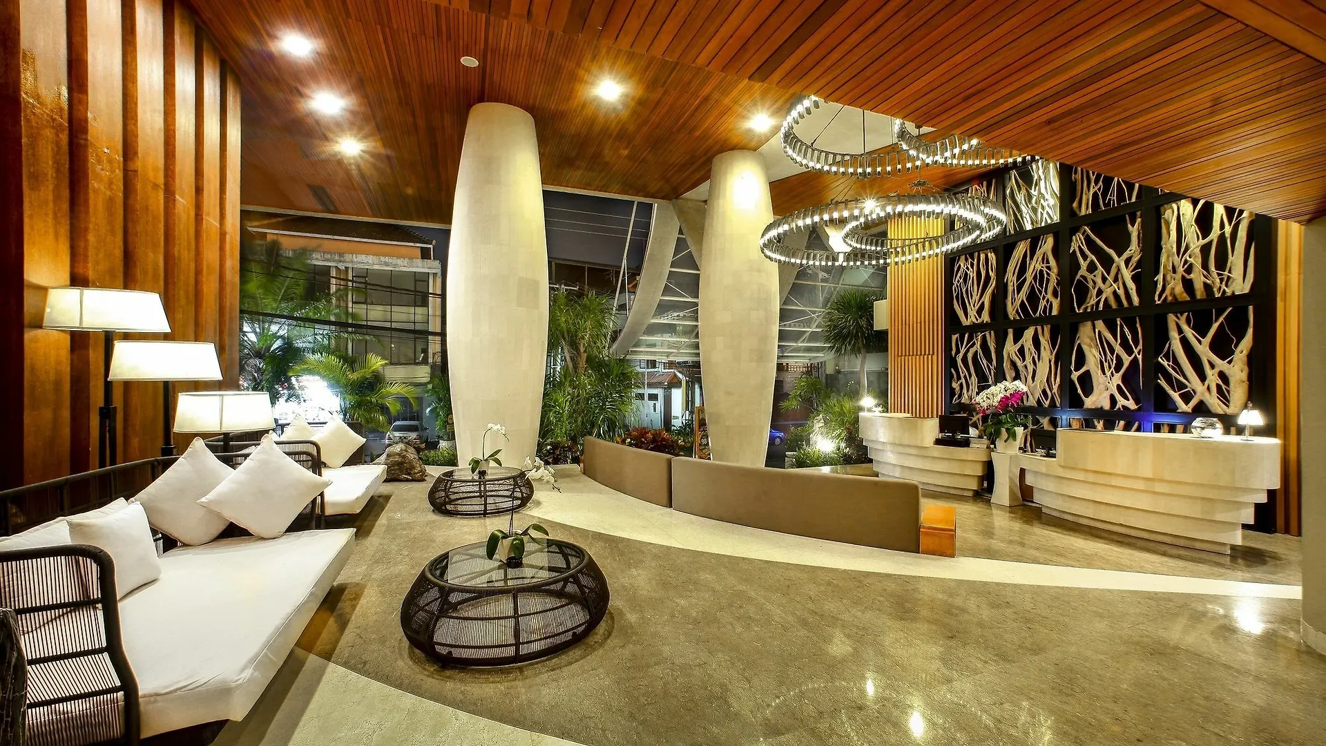 Bedrock Hotel Kuta Kuta Lombok 4*,